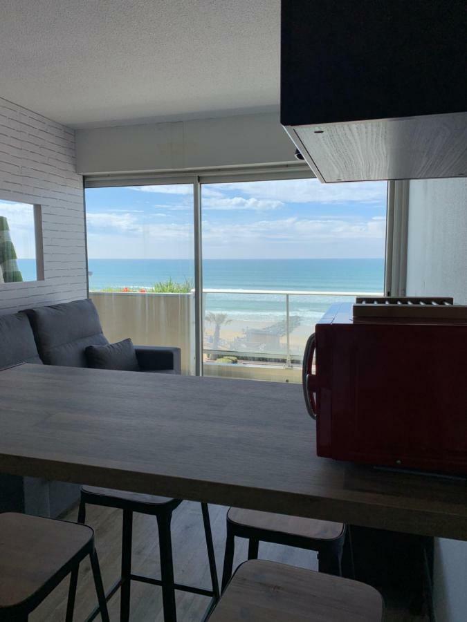 Front De Apartment *