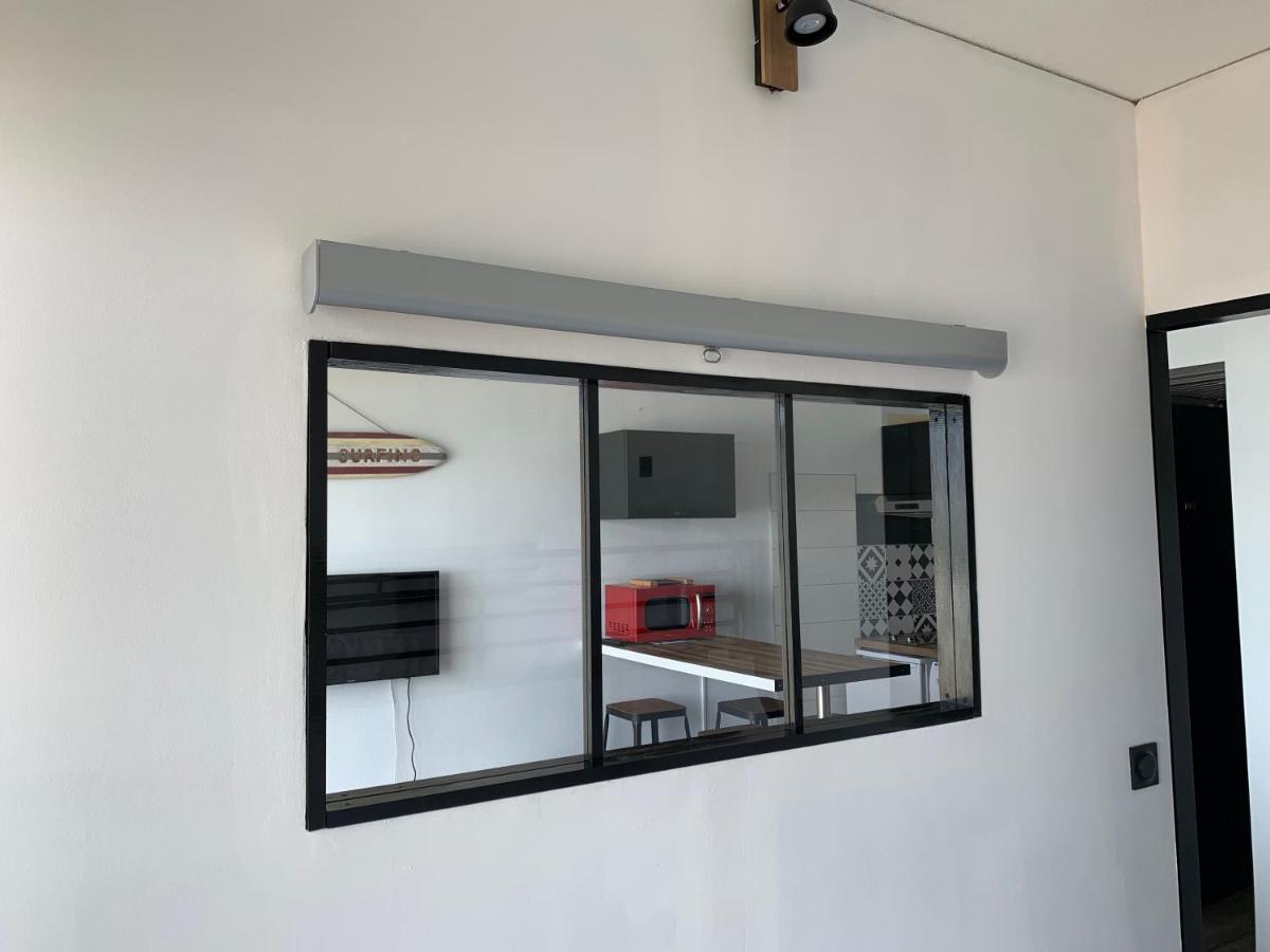 Front De Apartment